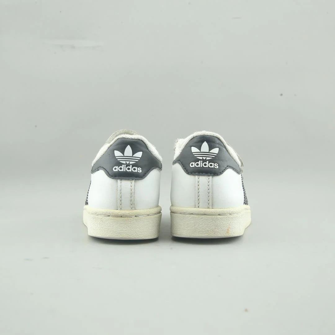 SUPERSTAR