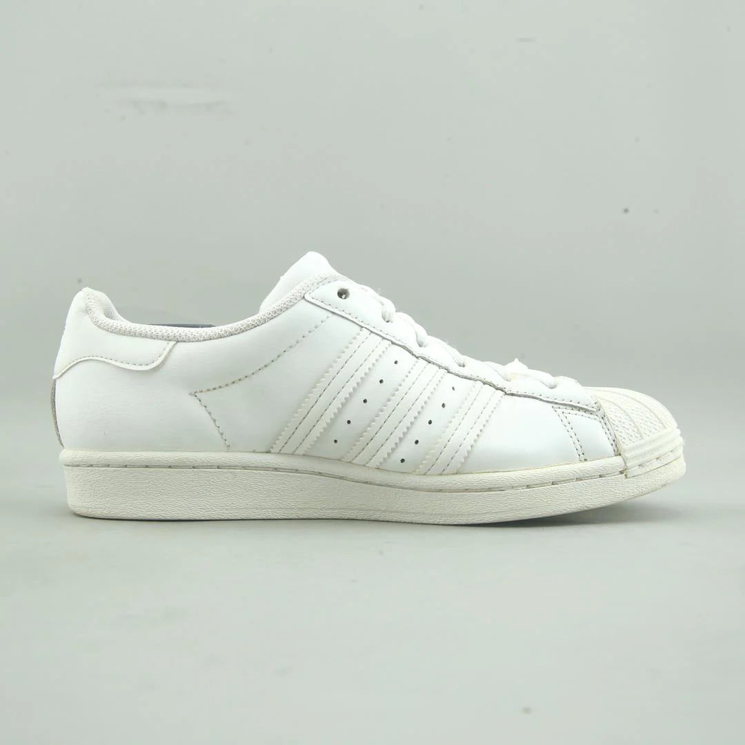 SUPERSTAR
