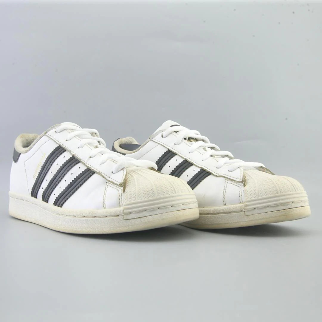 SUPERSTAR