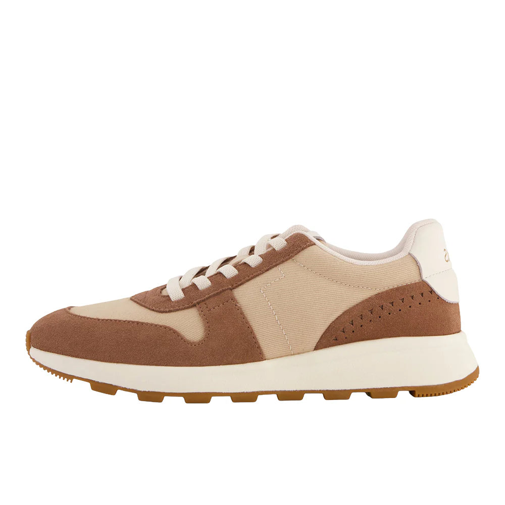 TRVL LITE Retro Runner Lace Up Sneakers