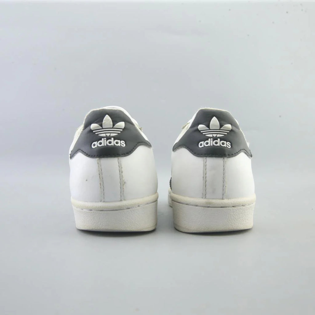SUPERSTAR