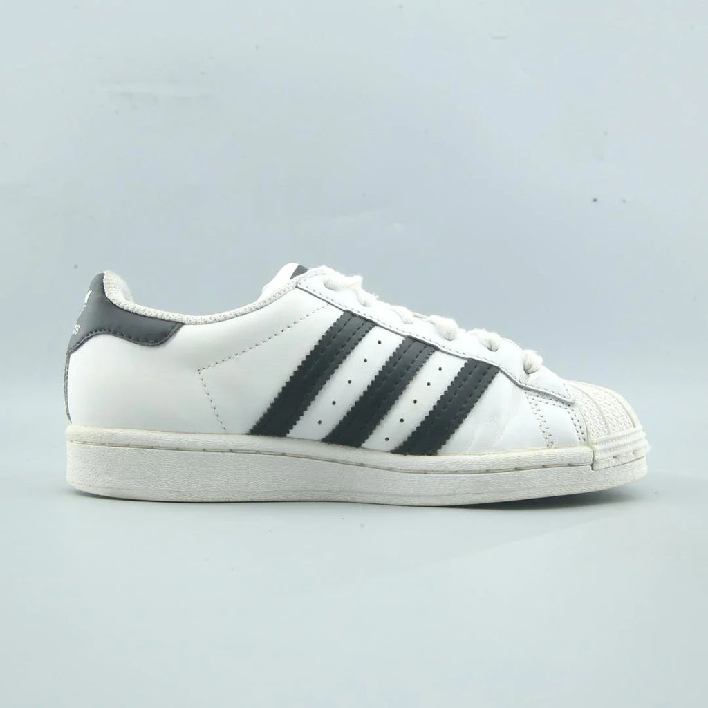 SUPERSTAR