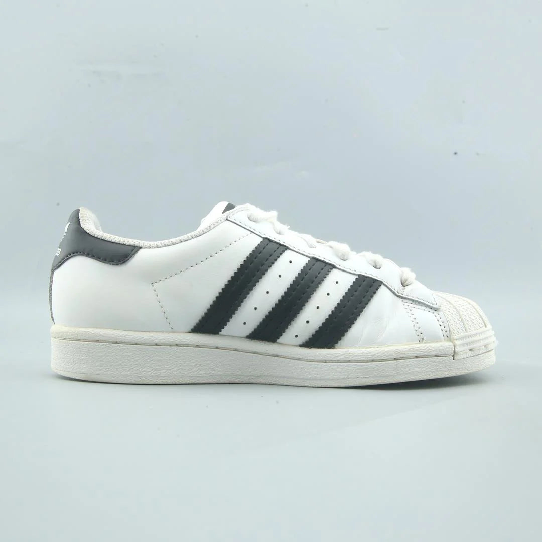 SUPERSTAR