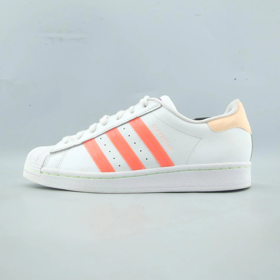 SUPERSTAR