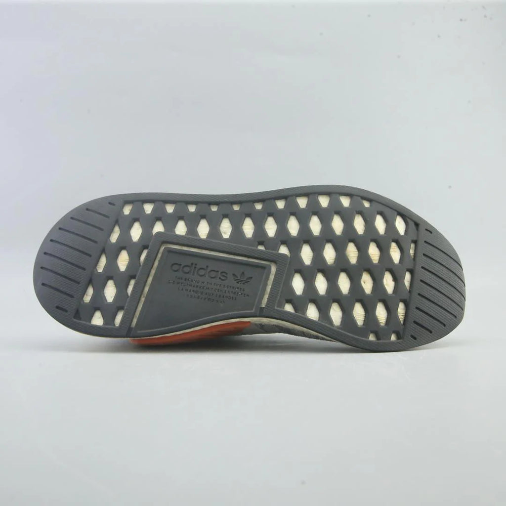 NMD R2
