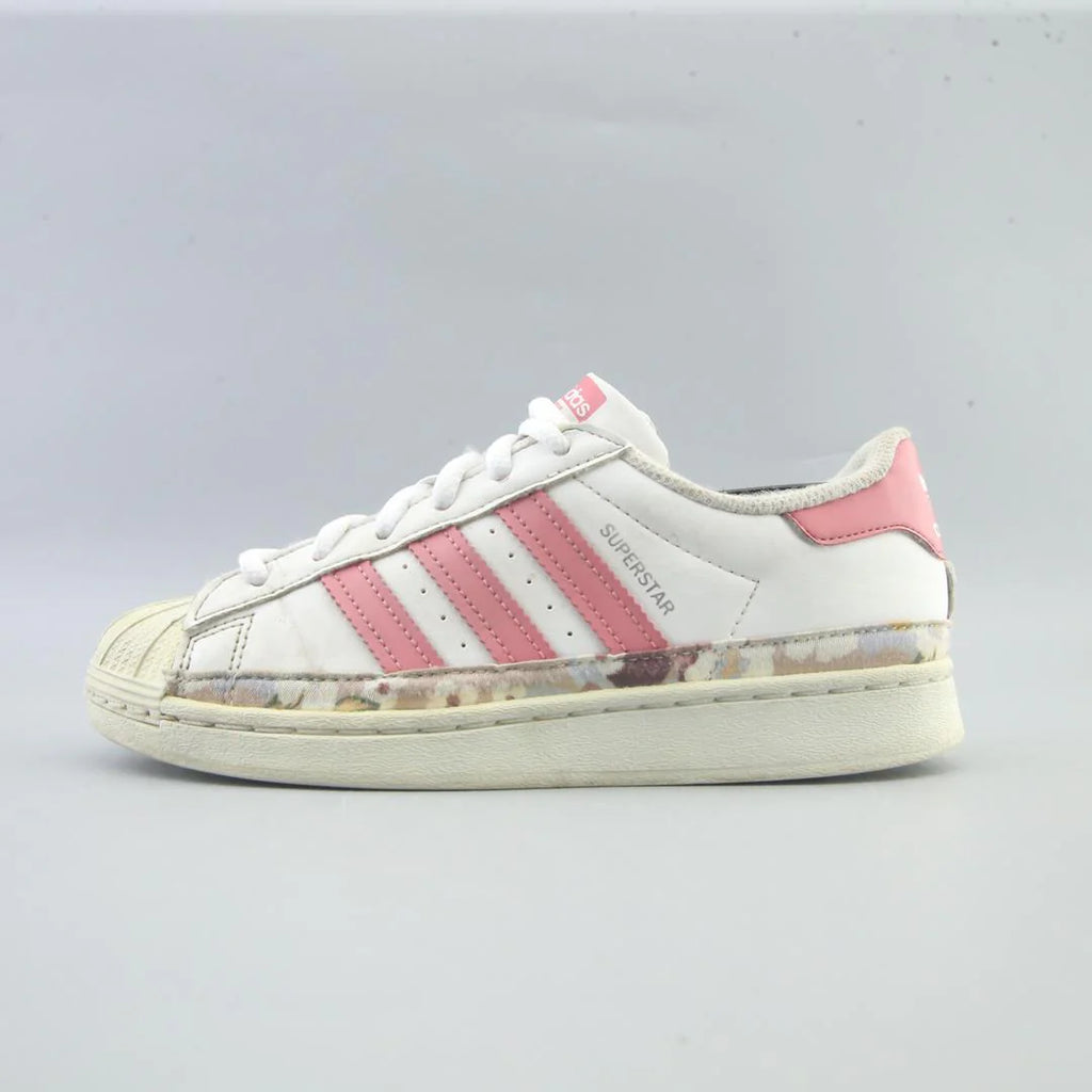 SUPERSTAR