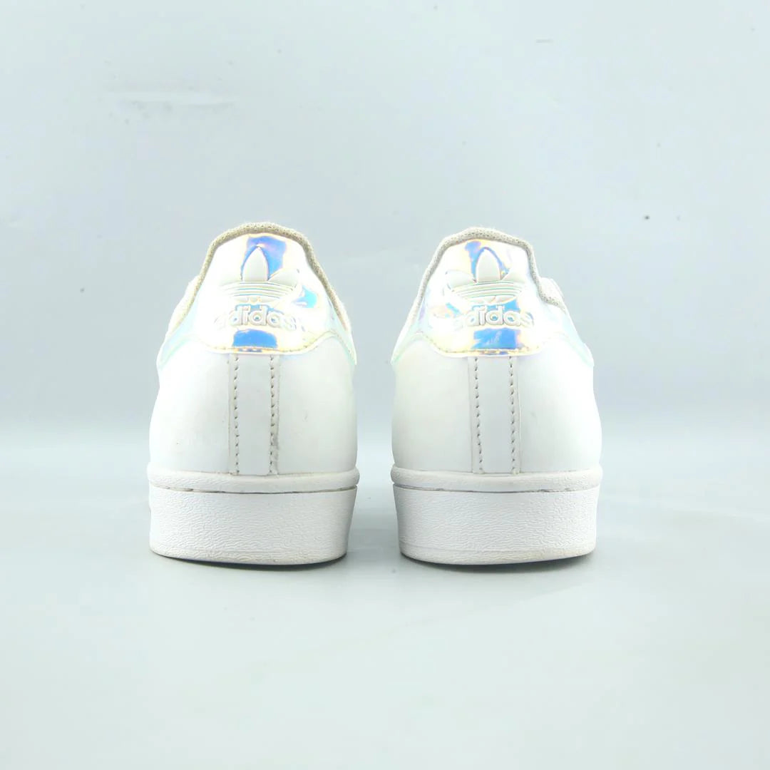 SUPERSTAR