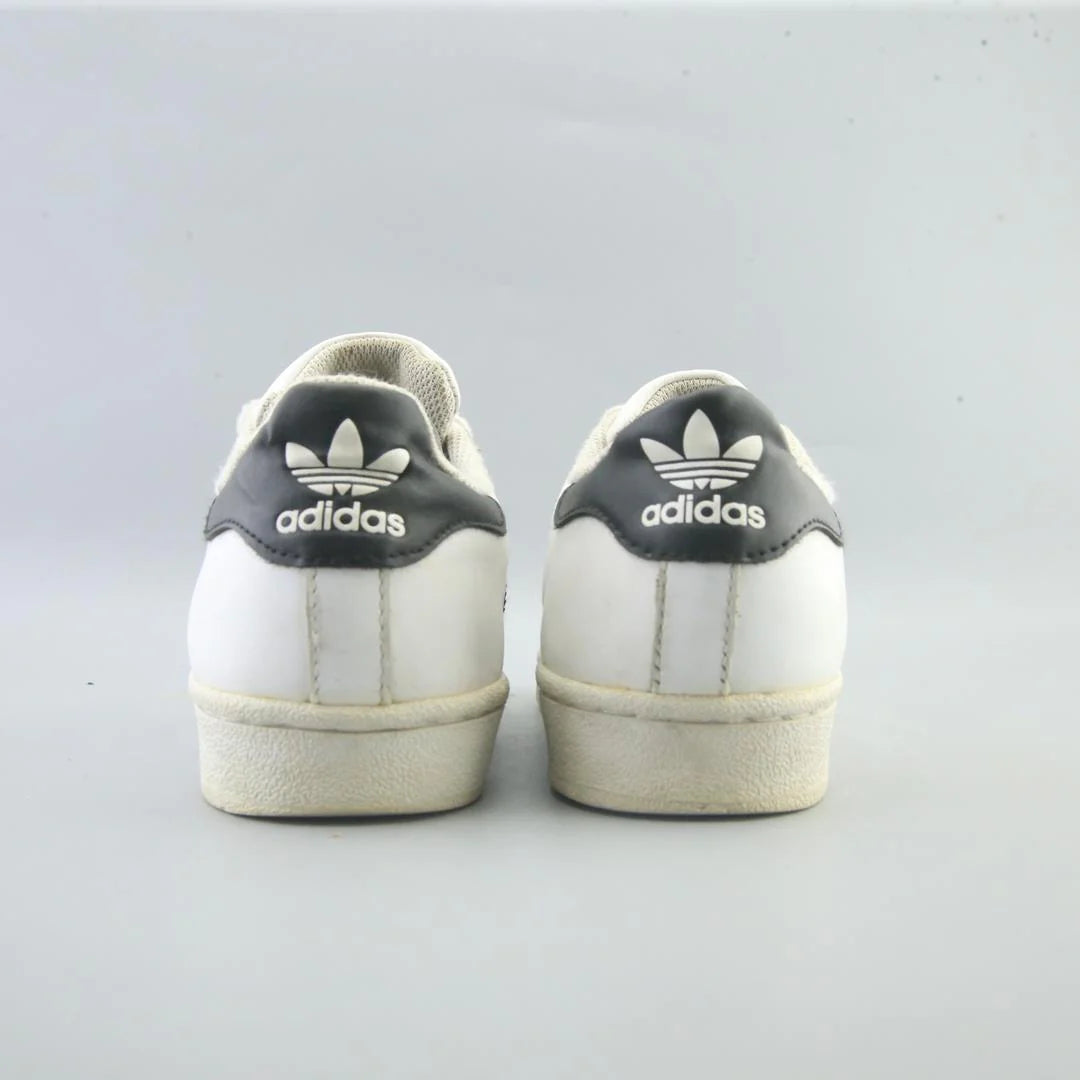 SUPERSTAR