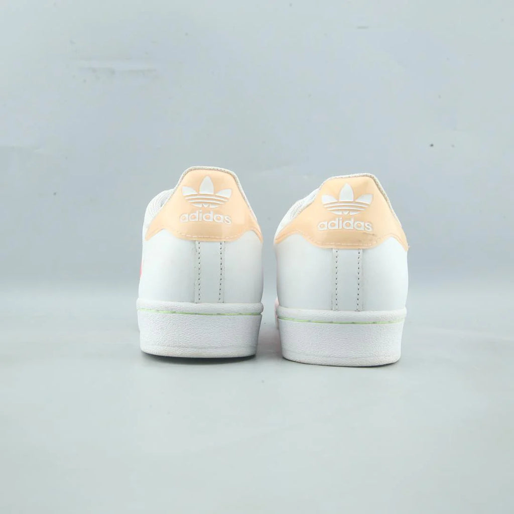 SUPERSTAR