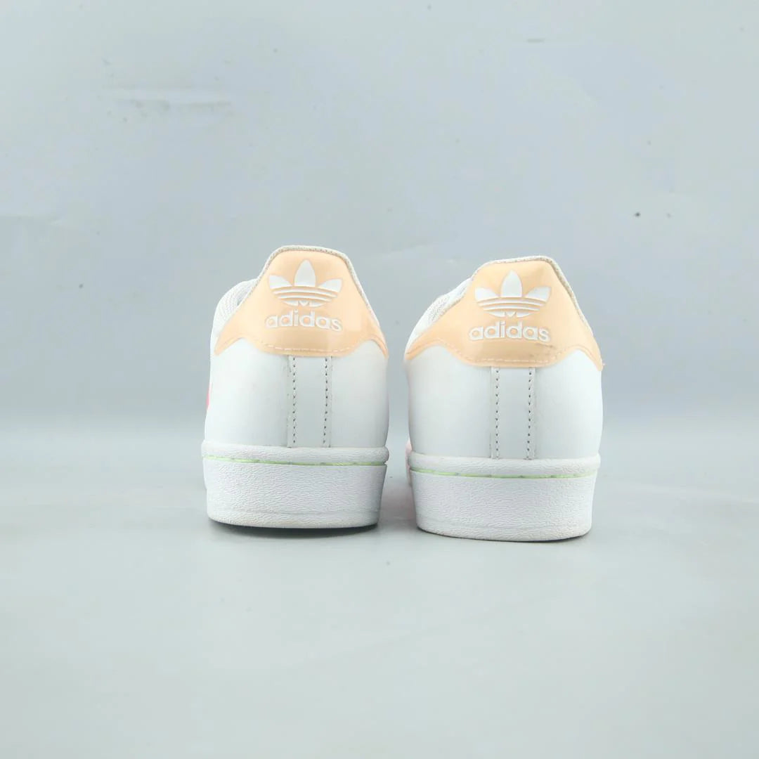 SUPERSTAR